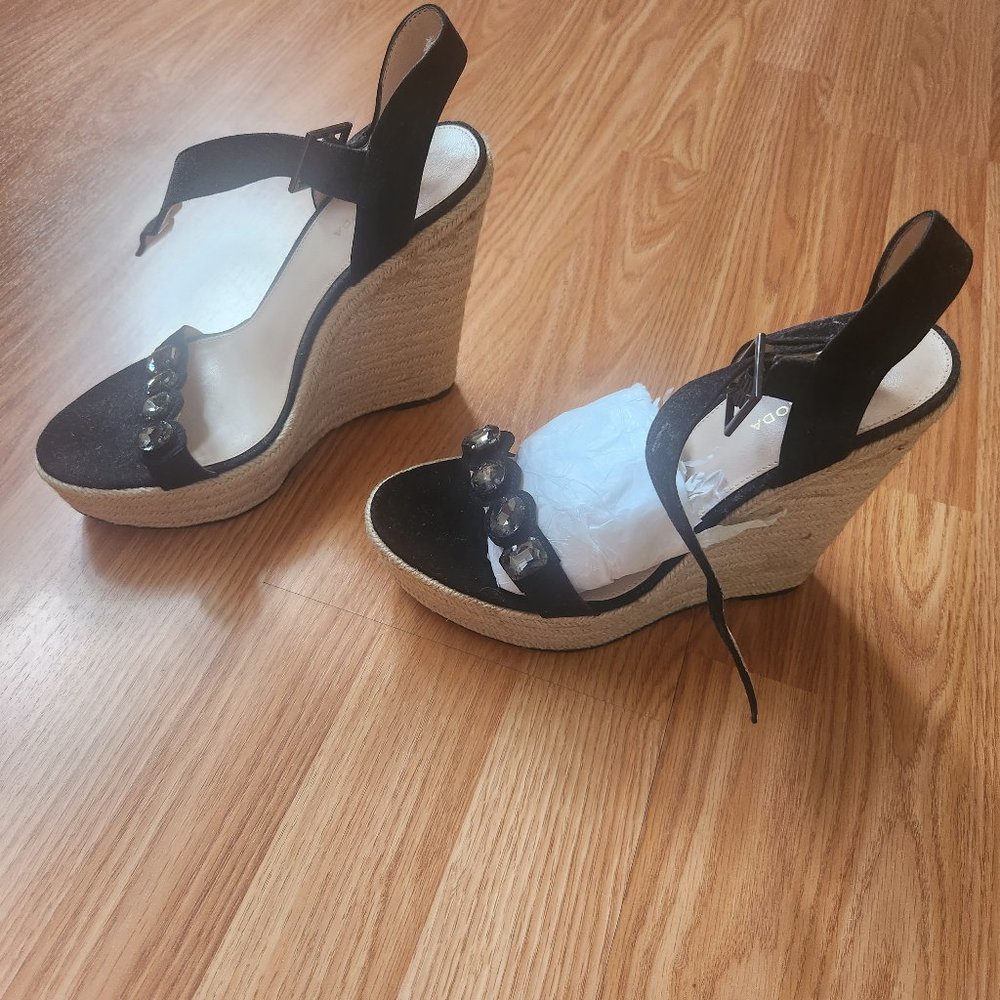 Pelle Moda shoes